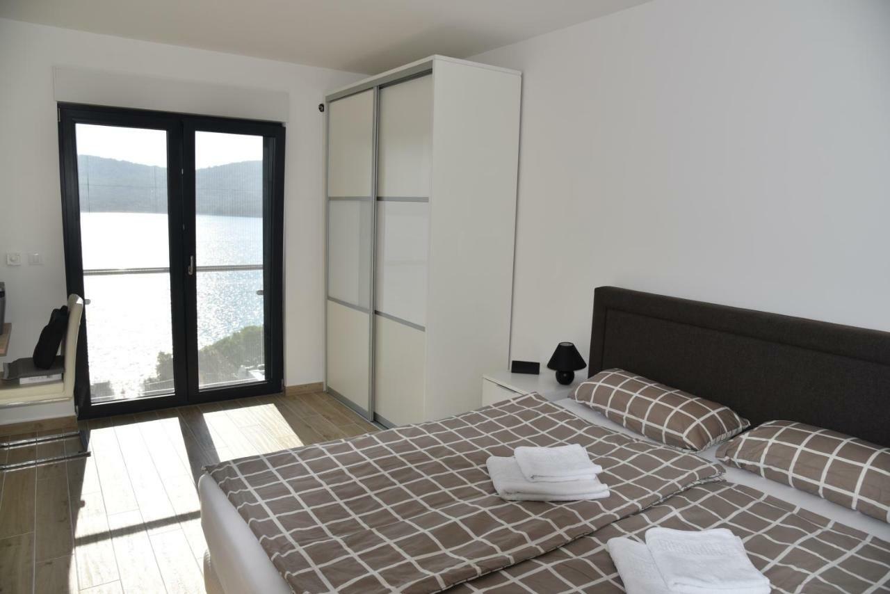 Villa Pina Тисно Экстерьер фото