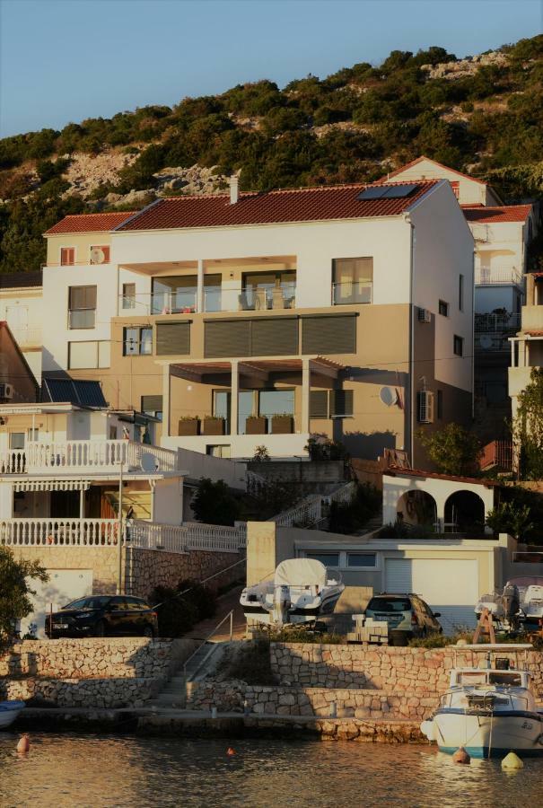 Villa Pina Тисно Экстерьер фото
